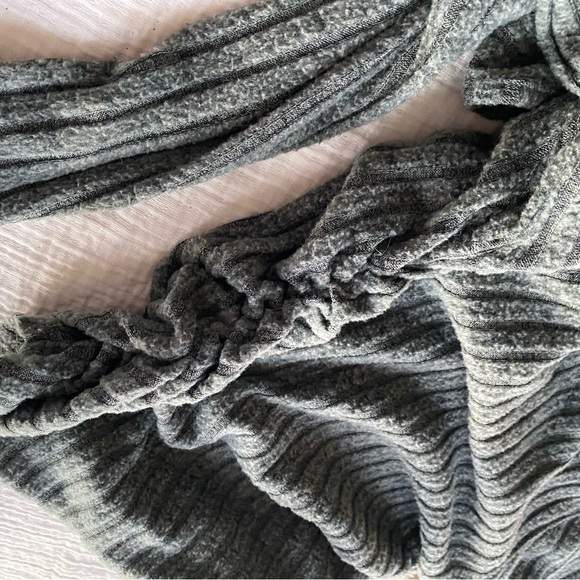 SHEIN Dark Gray Off-the-Shoulder Sweater - Picture 3 of 4